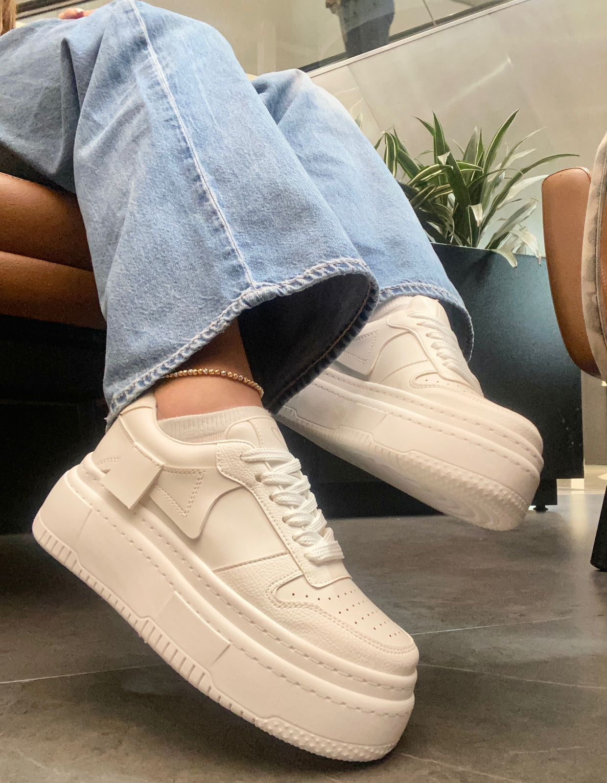 TENIS ROSALlA BLANCOS